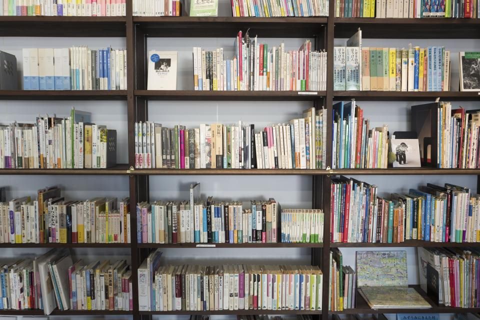 A library of 10,000 books